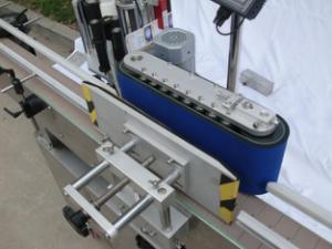 เครื่องติดฉลากขวดกลมอัตโนมัติสำหรับกาวไม่แห้งกล่องไม้ / เครื่องบรรจุฉลากส่งออกสำหรับ CE