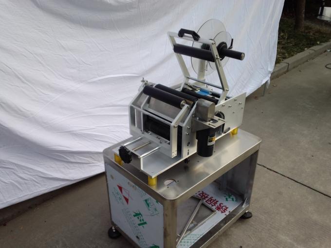 เครื่องติดฉลากขวดอัตโนมัติแบบกำหนดเองสำหรับสติกเกอร์ฉลากขวดเพนิซิลลินขนาดเล็ก