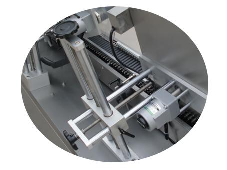 เครื่องติดฉลากหลอดกระดาษ 500 ลูกกลิ้งวางฉลากสติกเกอร์ผ้ากาวในตัว