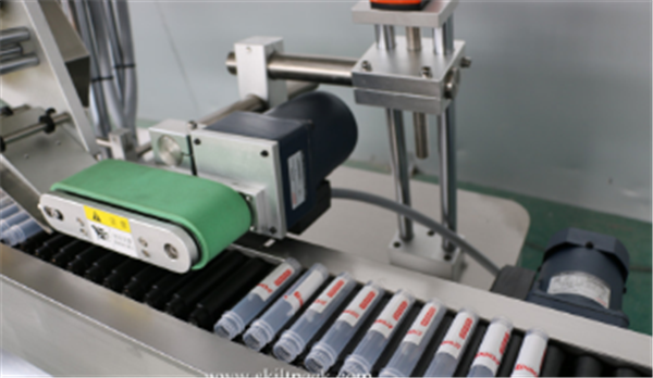 เครื่องติดฉลากสติกเกอร์ขวดเซอร์โวมอเตอร์อัตโนมัติ Sitkcer Ampoule Tube