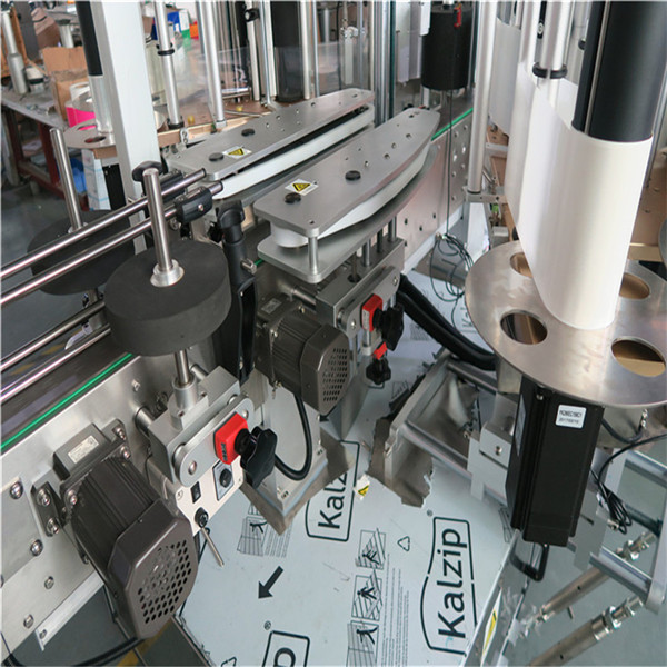 เครื่องจักรติดฉลากขวดสแควร์อัตโนมัติเต็มรูปแบบความจุ 4000-8000 B / H