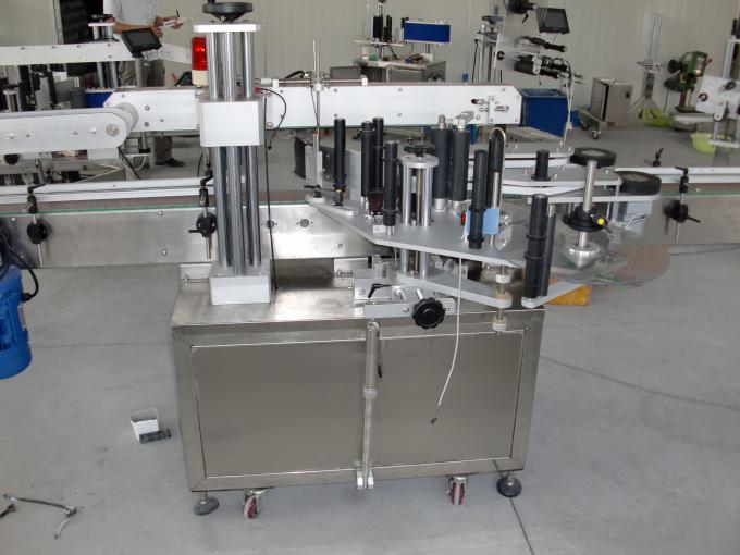 ขวดพลาสติกและแก้ว PLC ควบคุมเครื่องติดฉลากสติกเกอร์สองด้านอัตโนมัติเซอร์โวมอเตอร์