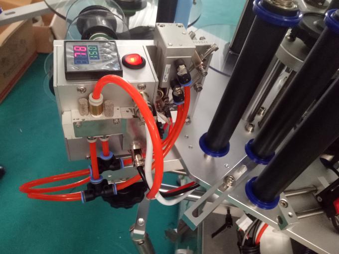 เครื่องติดฉลากสติกเกอร์สามหรือสองด้านที่กำหนดเองด้วยเครื่องเข้ารหัส