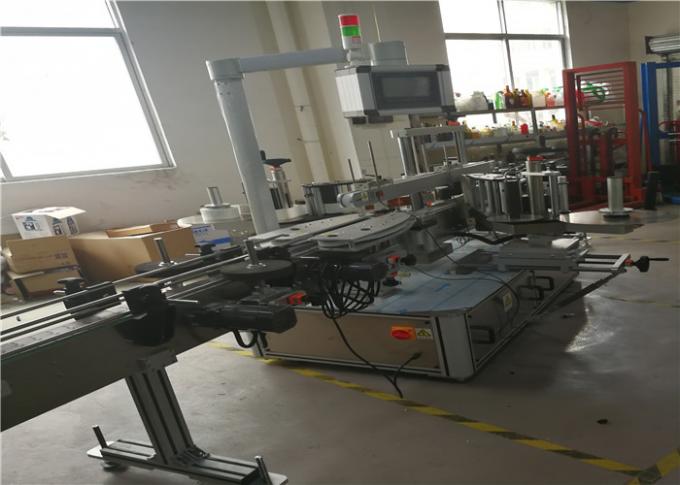 เครื่องติดฉลากสติกเกอร์ด้วยตนเองสำหรับสารเคมีขวดน้ำพลาสติก 3 ฉลาก