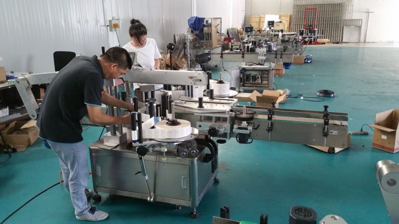 เครื่องติดฉลากขวดน้ำแบบกำหนดเองของจีน, เครื่องติดฉลากอัตโนมัติสำหรับผู้จัดจำหน่ายสองด้าน