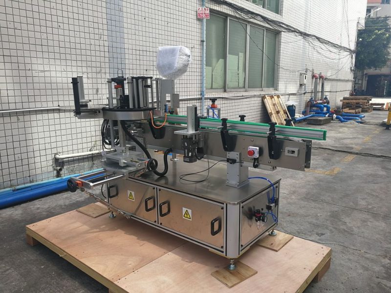 เครื่องติดฉลากสติกเกอร์ขวดกลมอัตโนมัติของจีนผู้จัดจำหน่ายควบคุม PLC